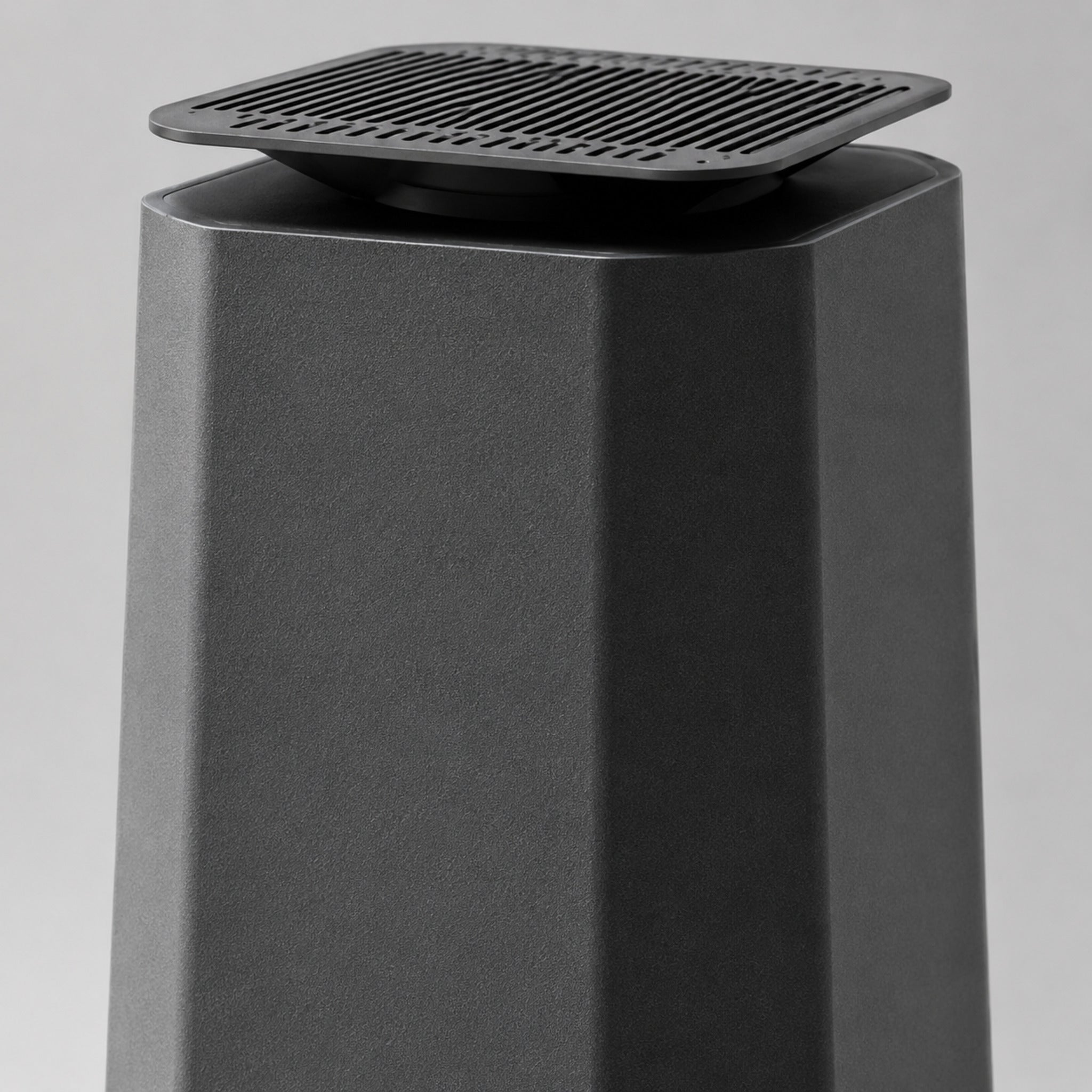 Purificateur d’air Basalte – Filtration compacte design graphite